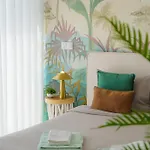 Tropical With Jacuzzi And Private Swimming Pool Vila Santa Barbara (Lisbon)